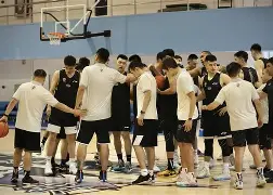 北京首钢队长鼓劲备战全明星赛清晨门兴格拉德巴赫备战意甲，哈登在DWG比赛中出色防守都惊呆了 